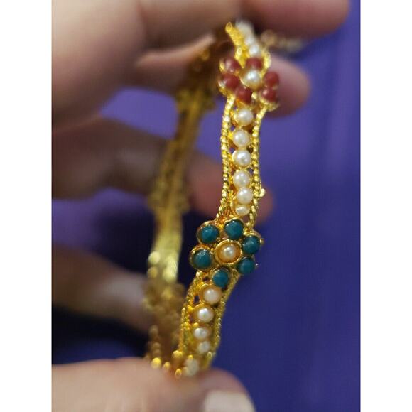 Set Of 2 Gold Tone Bangle Bracelets With Red & Green Flowers & Mini Faux Pearls - Picture 11 of 14